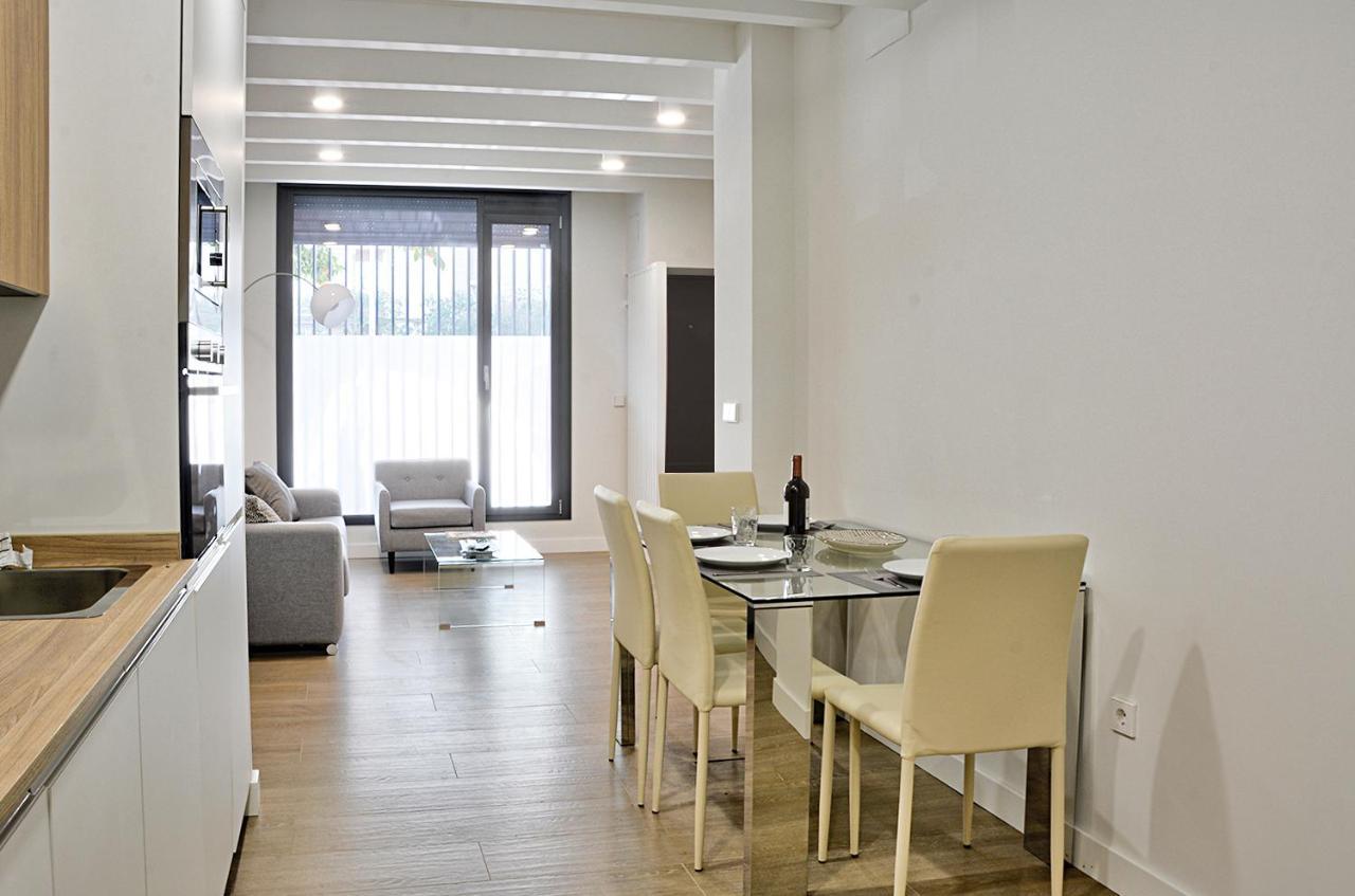 Apartamento De Dos Dormitorios En Triana Seville Exterior photo