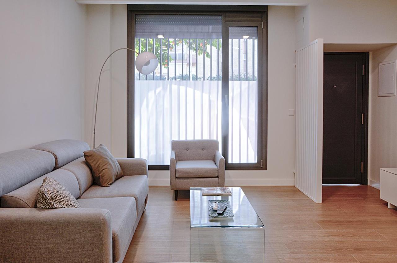 Apartamento De Dos Dormitorios En Triana Seville Exterior photo